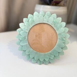 Shakti Exports Mint Green Pearlescent Petal Round Picture Frame Flower Design